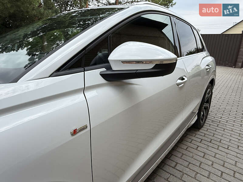 Позашляховик / Кросовер Audi Q4 e-tron 2023 в Дніпрі
