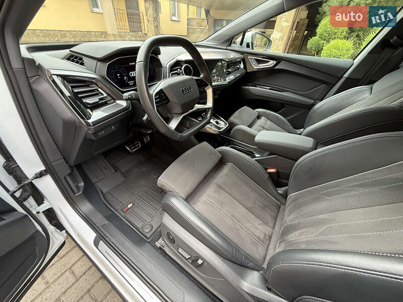 Позашляховик / Кросовер Audi Q4 e-tron 2023 в Дніпрі