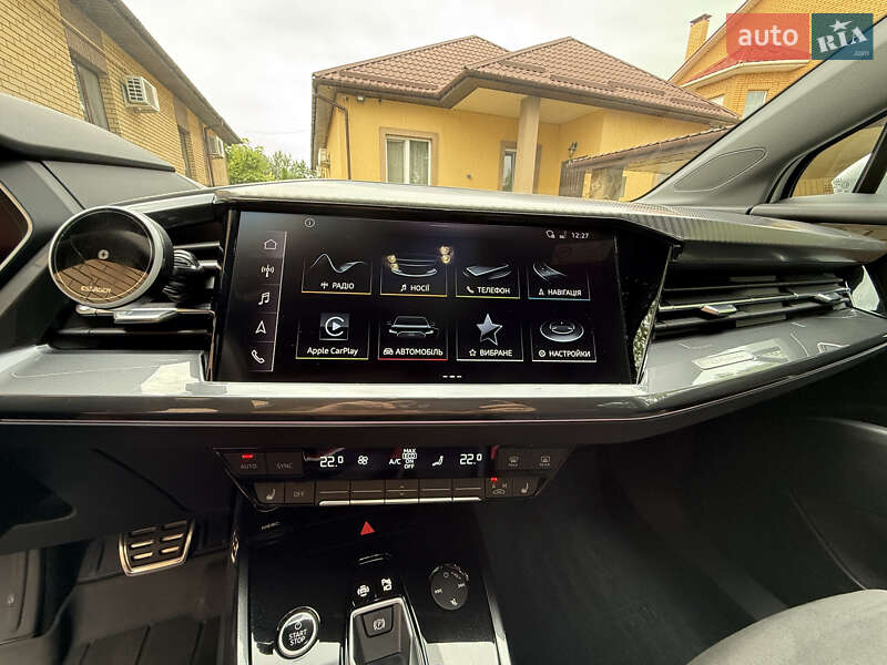 Позашляховик / Кросовер Audi Q4 e-tron 2023 в Дніпрі