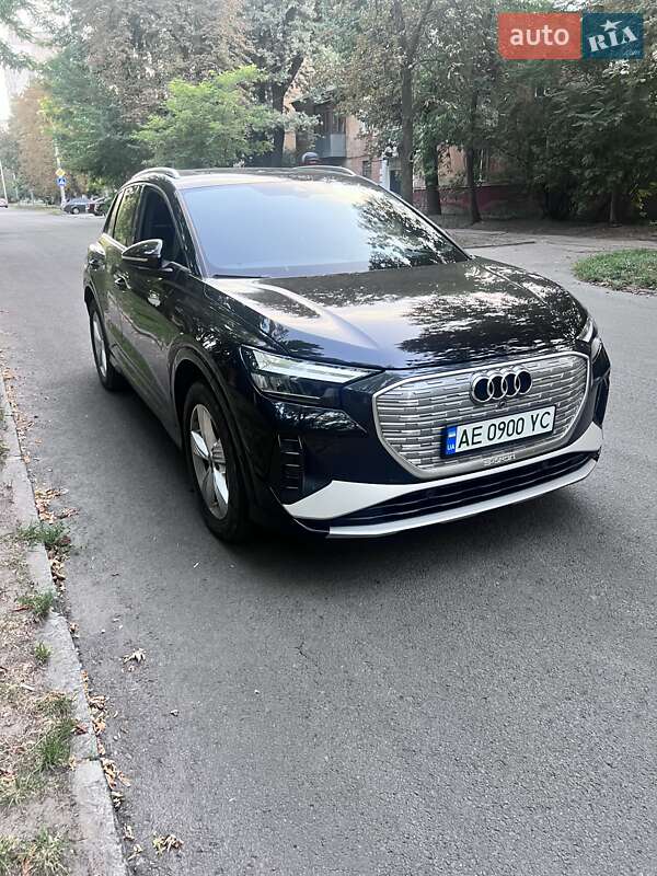Позашляховик / Кросовер Audi Q4 e-tron 2022 в Дніпрі