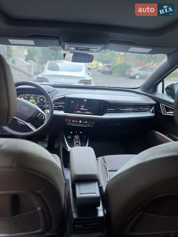Позашляховик / Кросовер Audi Q4 e-tron 2022 в Дніпрі