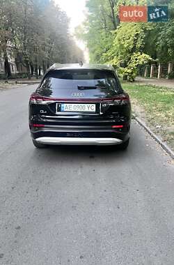 Позашляховик / Кросовер Audi Q4 e-tron 2022 в 