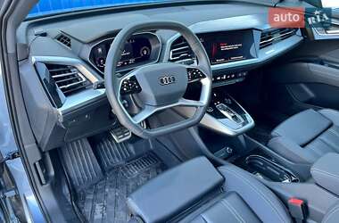 Позашляховик / Кросовер Audi Q4 e-tron 2023 в 