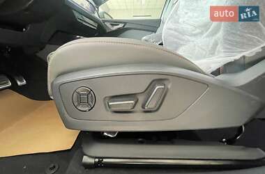 Внедорожник / Кроссовер Audi Q4 e-tron 2025 в 