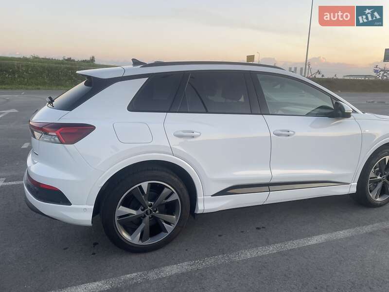 Позашляховик / Кросовер Audi Q4 e-tron 2024 в Львові