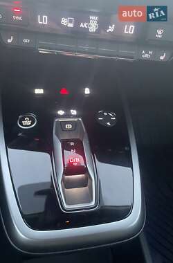Внедорожник / Кроссовер Audi Q4 e-tron 2024 в 
