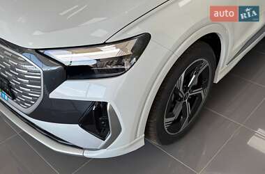 Позашляховик / Кросовер Audi Q4 e-tron 2025 в 