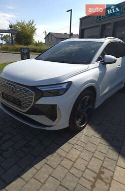 Внедорожник / Кроссовер Audi Q4 e-tron 2024 в 