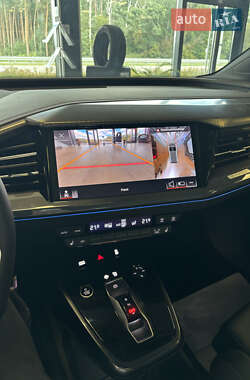 Позашляховик / Кросовер Audi Q4 e-tron 2025 в 