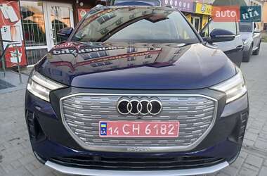 Позашляховик / Кросовер Audi Q4 e-tron 2021 в 