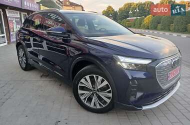 Позашляховик / Кросовер Audi Q4 e-tron 2021 в 