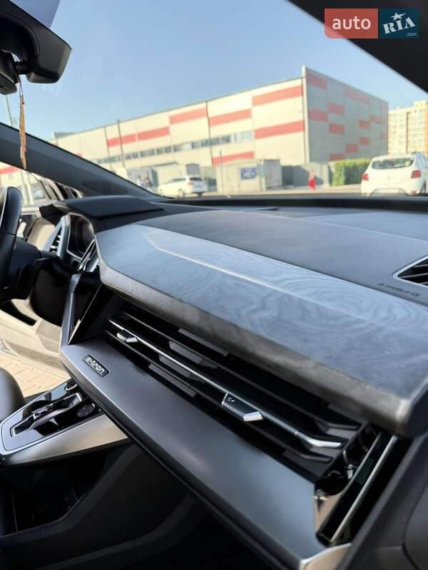 Внедорожник / Кроссовер Audi Q4 e-tron 2021 в Киеве