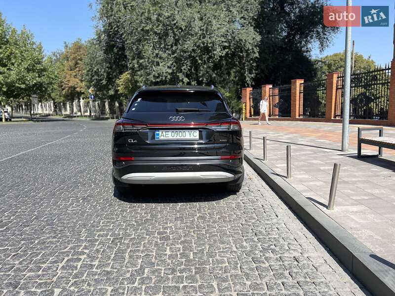 Позашляховик / Кросовер Audi Q4 e-tron 2022 в Дніпрі