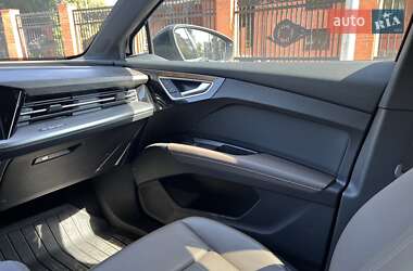 Внедорожник / Кроссовер Audi Q4 e-tron 2022 в 