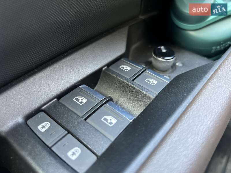 Позашляховик / Кросовер Audi Q4 e-tron 2022 в Дніпрі