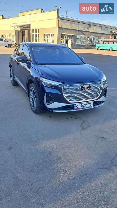 Позашляховик / Кросовер Audi Q4 e-tron 2023 в Борисполі