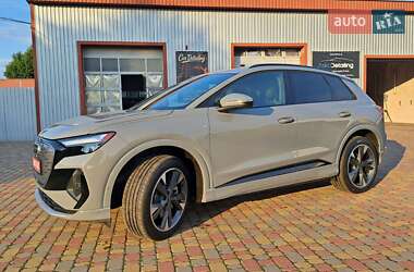Позашляховик / Кросовер Audi Q4 e-tron 2023 в 
