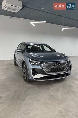 Внедорожник / Кроссовер Audi Q4 e-tron 2023 в 