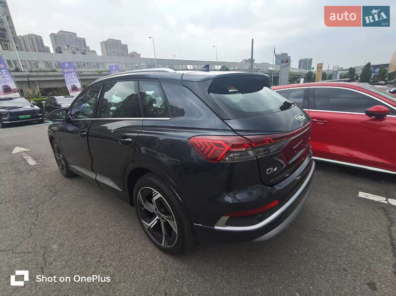 Внедорожник / Кроссовер Audi Q4 e-tron 2024 в Киеве