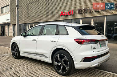Внедорожник / Кроссовер Audi Q4 e-tron 2023 в 