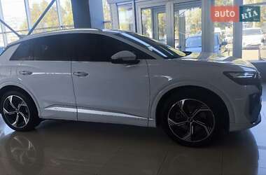 Внедорожник / Кроссовер Audi Q4 e-tron 2023 в 