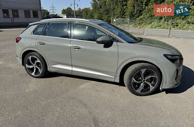 Внедорожник / Кроссовер Audi Q4 e-tron 2023 в 