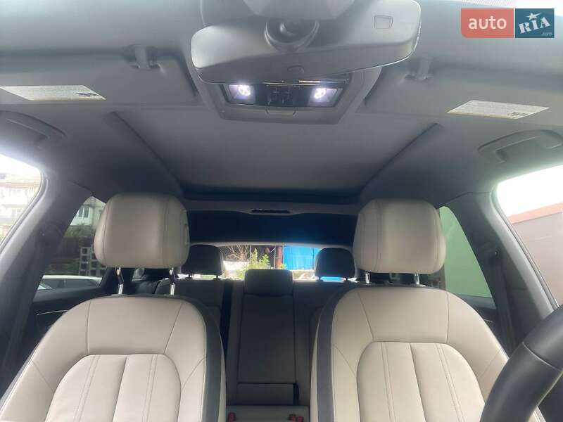 Позашляховик / Кросовер Audi Q4 e-tron 2023 в Івано-Франківську