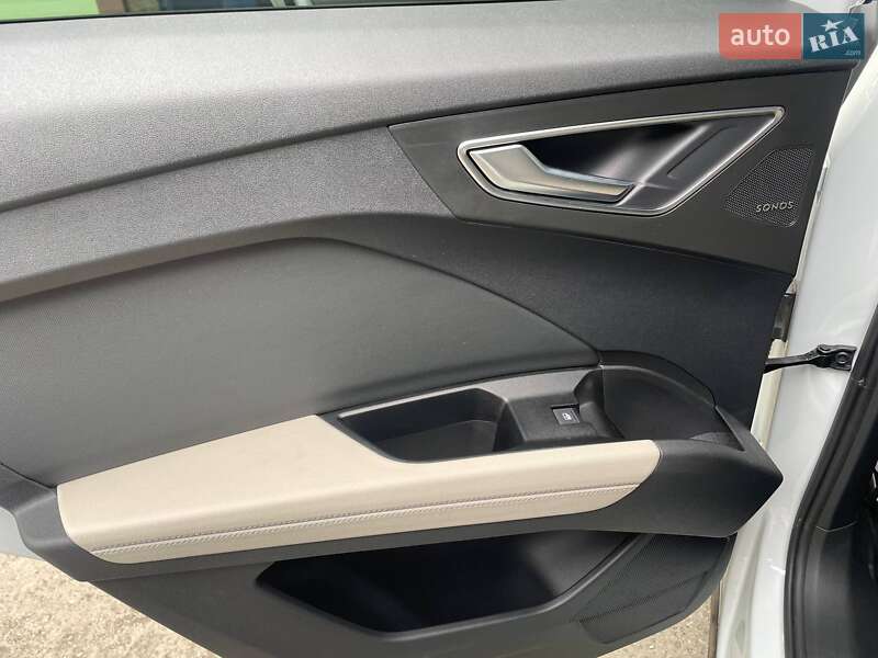 Позашляховик / Кросовер Audi Q4 e-tron 2023 в Івано-Франківську