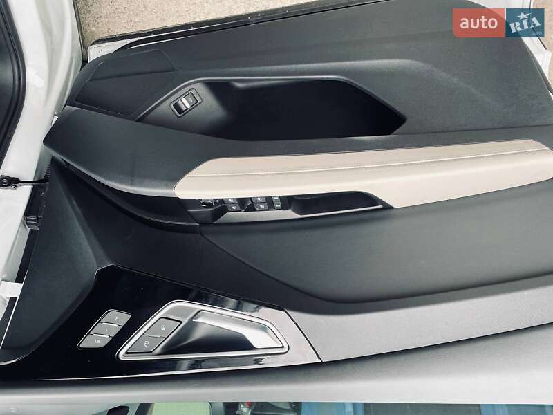 Позашляховик / Кросовер Audi Q4 e-tron 2023 в Івано-Франківську