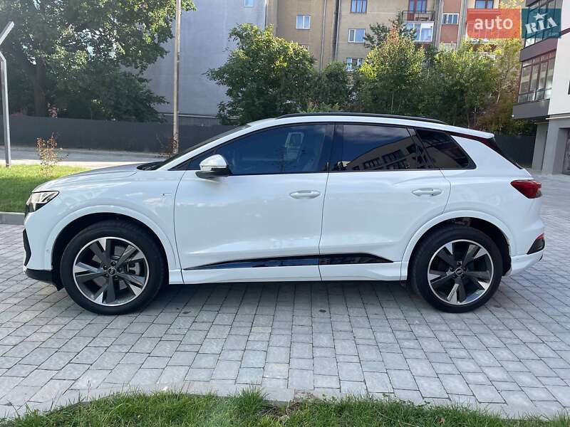 Позашляховик / Кросовер Audi Q4 e-tron 2023 в Івано-Франківську