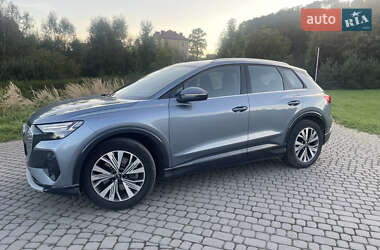 Позашляховик / Кросовер Audi Q4 e-tron 2021 в 