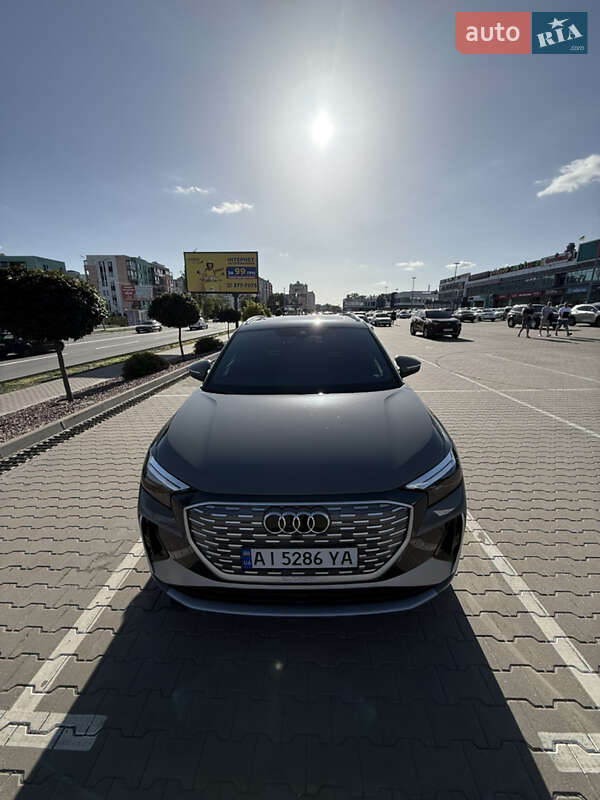 Внедорожник / Кроссовер Audi Q4 e-tron 2024 в 