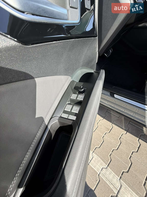 Позашляховик / Кросовер Audi Q4 e-tron 2024 в Києві
