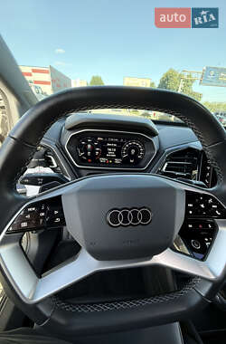 Внедорожник / Кроссовер Audi Q4 e-tron 2024 в 