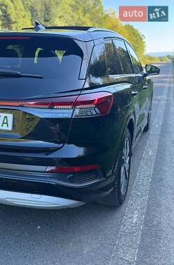 Внедорожник / Кроссовер Audi Q4 e-tron 2022 в 