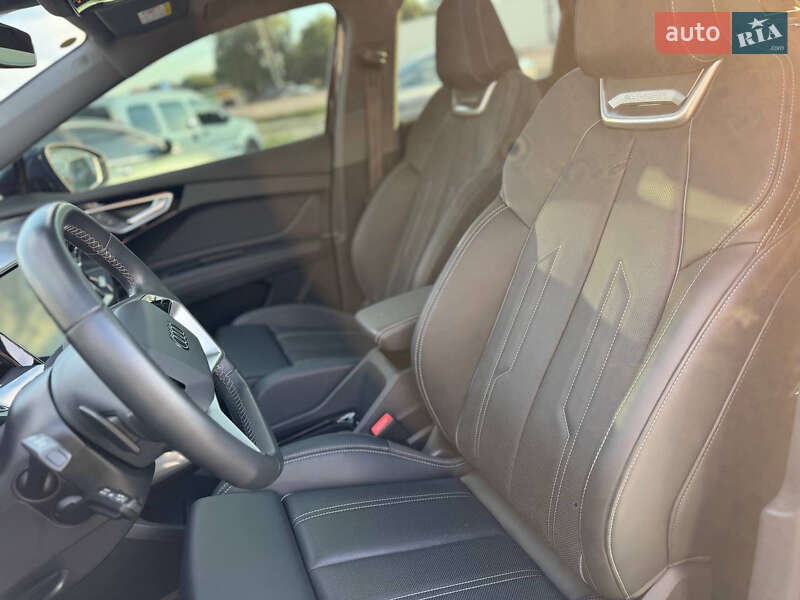 Позашляховик / Кросовер Audi Q4 e-tron 2024 в Києві
