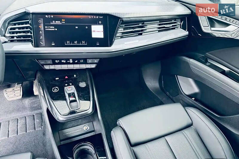 Внедорожник / Кроссовер Audi Q4 e-tron 2023 в Киеве