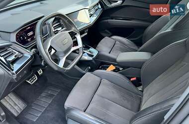 Позашляховик / Кросовер Audi Q4 e-tron 2022 в 