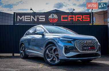 Позашляховик / Кросовер Audi Q4 e-tron 2024 в 