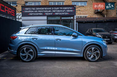 Позашляховик / Кросовер Audi Q4 e-tron 2024 в 