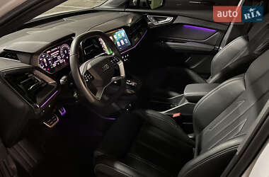 Внедорожник / Кроссовер Audi Q4 e-tron 2024 в 