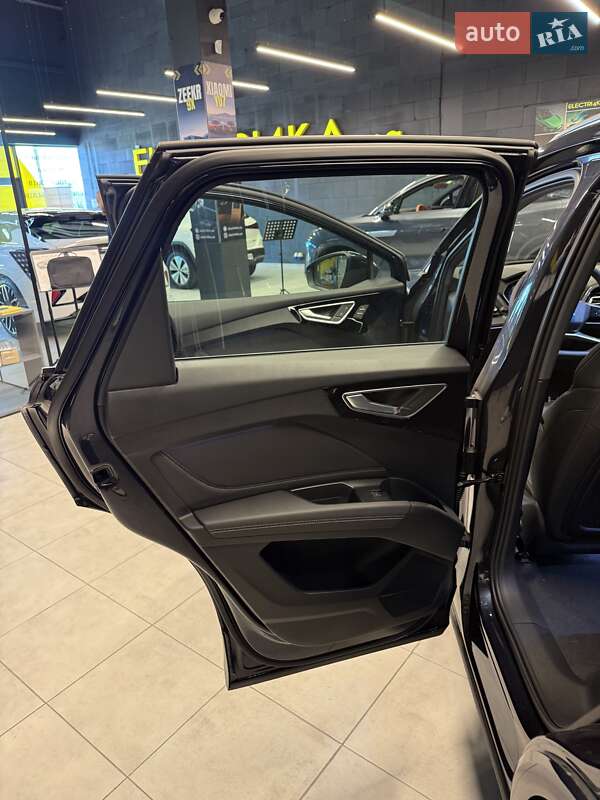 Позашляховик / Кросовер Audi Q4 e-tron 2025 в Львові