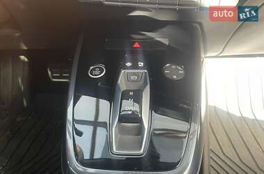 Внедорожник / Кроссовер Audi Q4 e-tron 2023 в 
