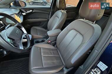 Внедорожник / Кроссовер Audi Q4 e-tron 2023 в 
