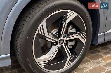 Внедорожник / Кроссовер Audi Q4 e-tron 2024 в 
