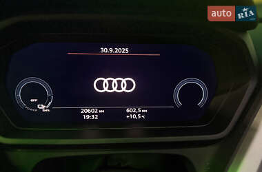 Позашляховик / Кросовер Audi Q4 e-tron 2025 в 