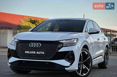 Позашляховик / Кросовер Audi Q4 e-tron 2021 в 