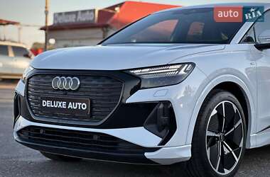 Позашляховик / Кросовер Audi Q4 e-tron 2021 в 