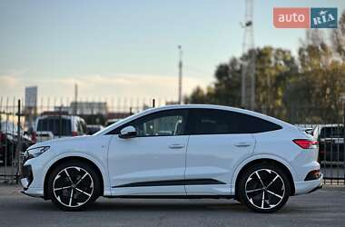 Позашляховик / Кросовер Audi Q4 e-tron 2021 в 