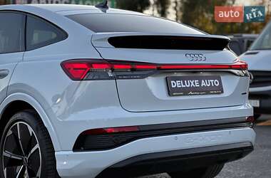 Позашляховик / Кросовер Audi Q4 e-tron 2021 в 